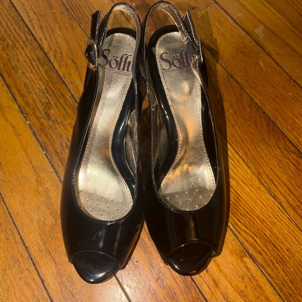 Sofft Women's Glossy Black Slingback Heels